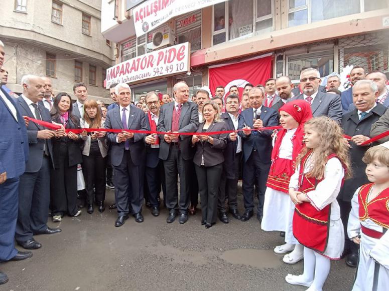 Kosovalılar Derneğine Muhteşem  Açılış