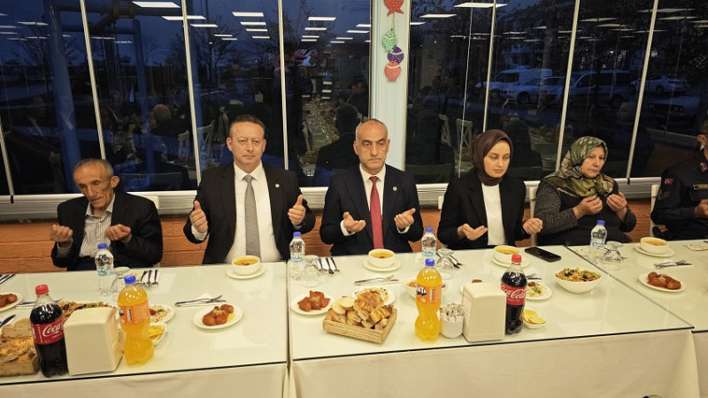 Yakakent’te Şehit Aileleri ve Gaziler Onuruna İftar verildi 