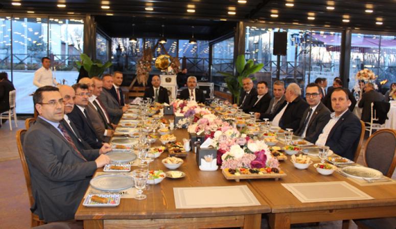 Bafra Ticaret Borsası Üyeleriyle İftarda Buluştu
