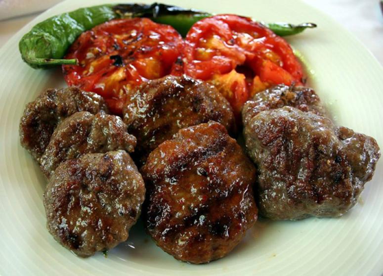 Sağlam’dan, “Piraziz Köftesi”