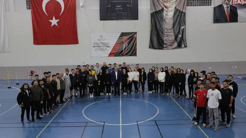 BAŞKAN KILIÇ’TAN GENÇLERE MOTİVASYON ZİYARETİ