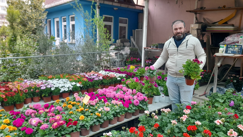 ANNELER GÜNÜNDE ÇİÇEKLER KORKMAZ FİDANCILIK’TAN
