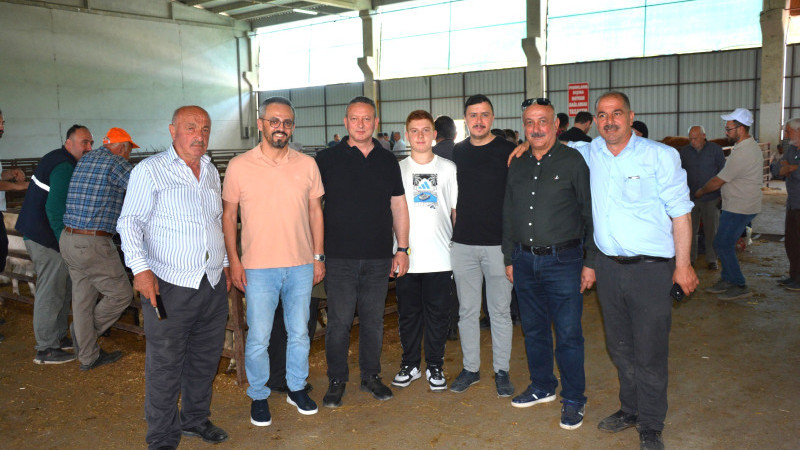 Başkan Kocabaş Canlı Hayvan Pazarında Üreticiyle Buluştu